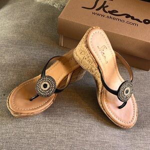 Skemo wedge NWT sz 9 fits like 8.5